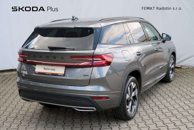Škoda Kodiaq (2025) SPORTLINE 4X4 2,0 TDI 142 kW D - fotka 2 z 28