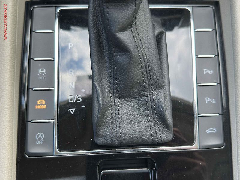 Škoda Superb (2016) 2.0TSi 4x4, ČR, DSG, bixen - fotka 22 z 26