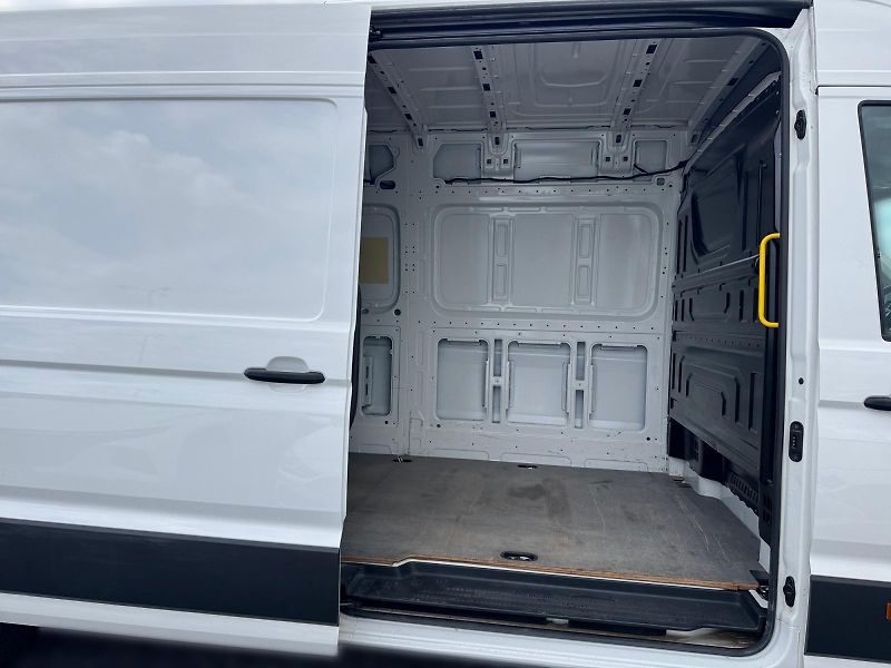 Volkswagen Crafter (2019) L4H3 2.0TDI 103kW CZ DPH - fotka 8 z 11