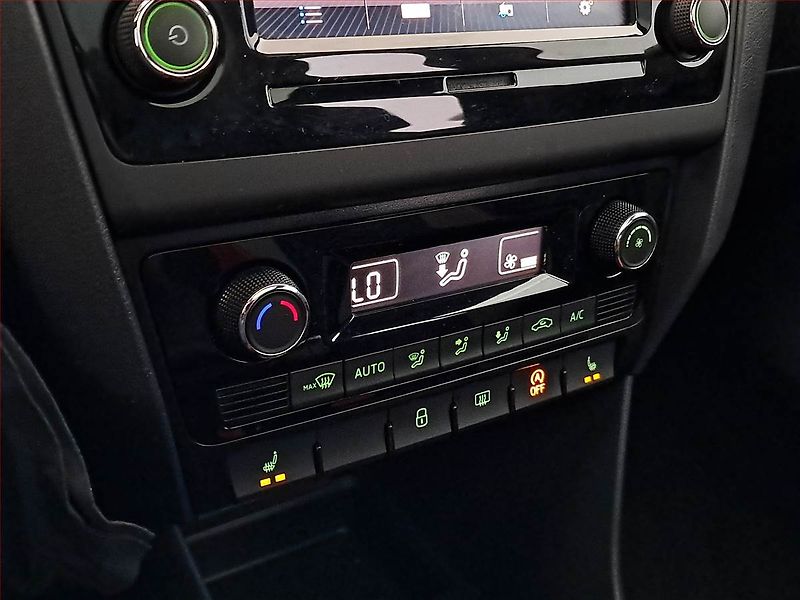 Škoda Rapid (2019) Spaceback 1.0 TSI, Tempomat - fotka 17 z 20