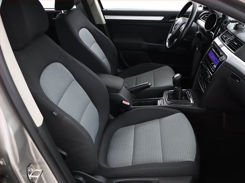 Škoda Superb (2010) 2.0 TDI, nová STK, Tažné - fotka 7 z 14