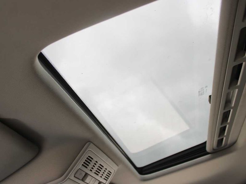 Volkswagen Multivan 7 MÍSTNÉ, NAVIGACE, PANO, KOŽE - fotka 15 z 18
