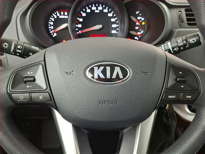 Kia Rio (2014) 1.25 CVVT, ČR,1.maj - fotka 13 z 15