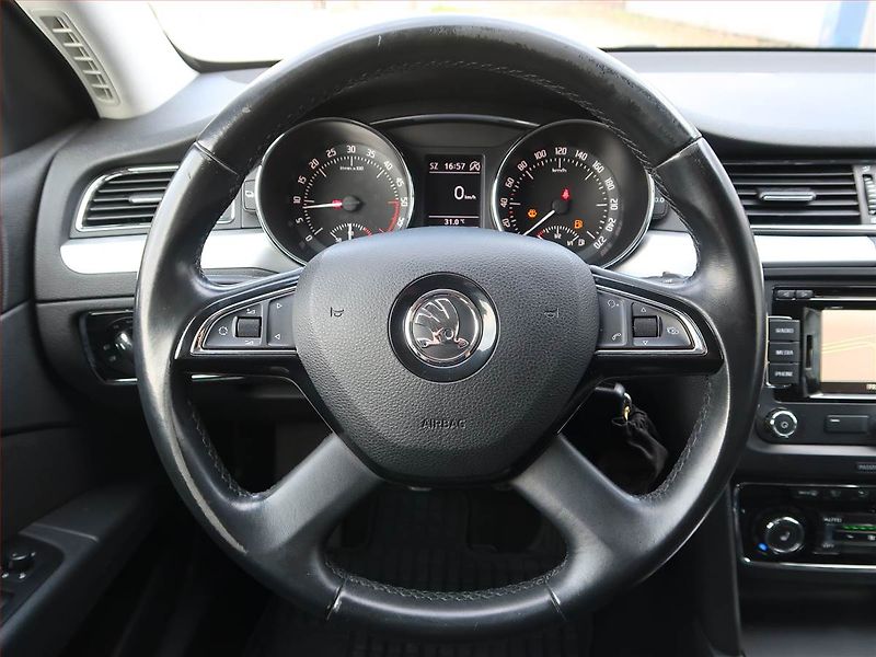 Škoda Superb (2014) Ambition 2.0 TDI, Navi - fotka 16 z 18