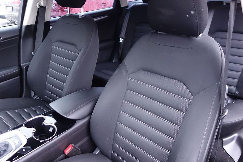 Ford Mondeo (2016) 2,0TDCi 110 kW ! Pěkný !! - fotka 16 z 26