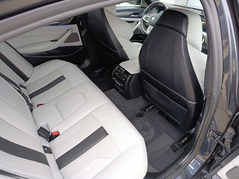 BMW M5 COMPETITION 460kW KARBON DPH  - fotka 17 z 37