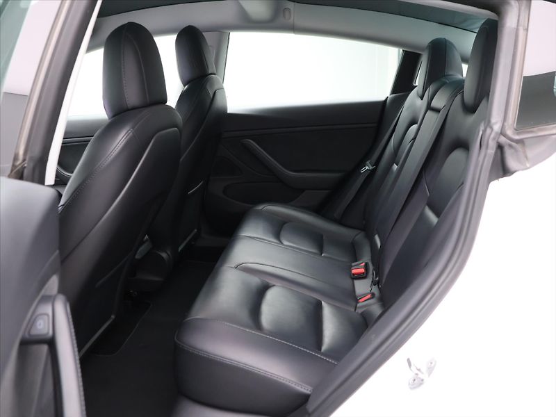 Tesla Model 3 LR 366kW 75kWh AWD DPH - fotka 4 z 25