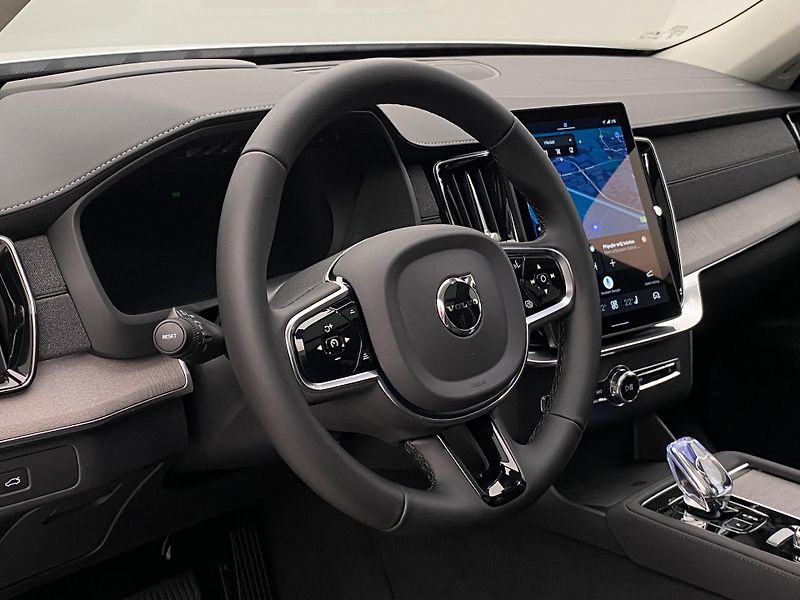 Volvo XC90 (2026) B5 AWD AUT DARK PLUS 7míst - fotka 4 z 70