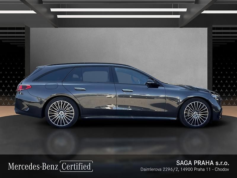 Mercedes-Benz Třídy E Třída E 300 e kombi EQ AMG Nig - fotka 3 z 18