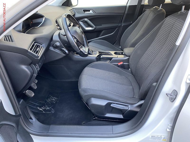 Peugeot 308 (2020) 1.5HDi, ČR, Active - fotka 9 z 18
