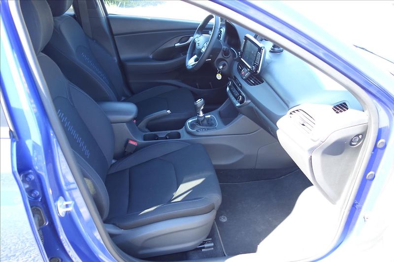 Hyundai i30 1,4 T-GDi,ČR,1 MAJ.,52TIS.KM. - fotka 11 z 44