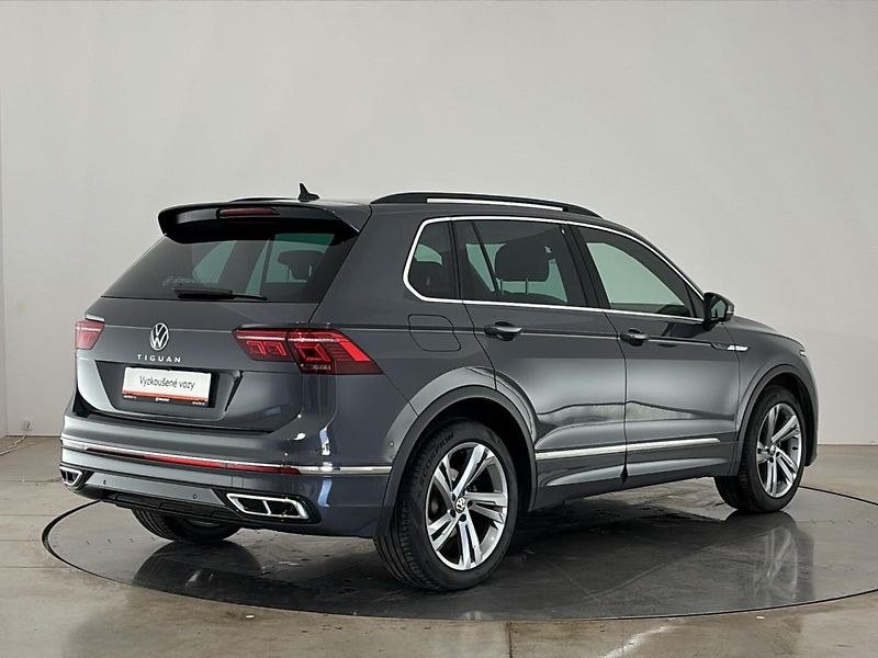 Volkswagen Tiguan R-Line DSG - fotka 2 z 29