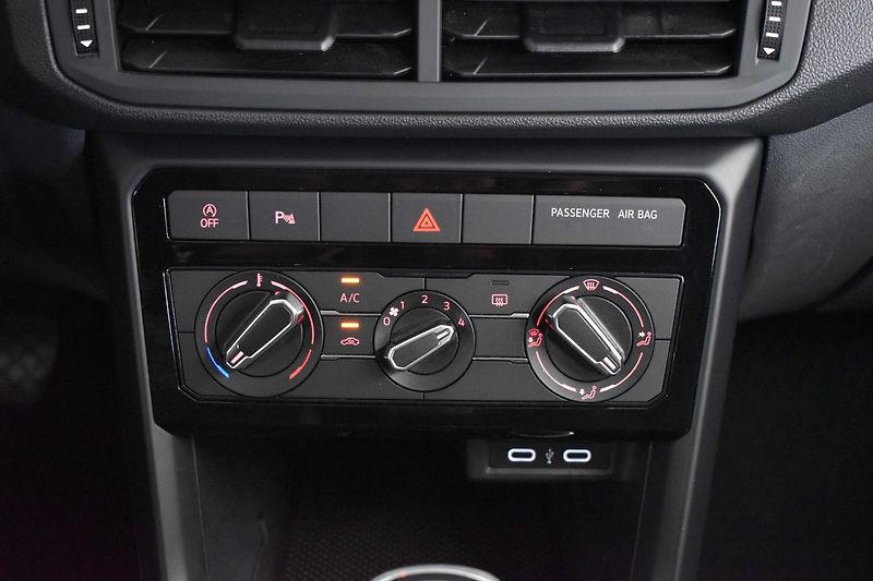 Volkswagen T-Cross 1.0 TSI 81kW KAMERA*ACC*BLIS* - fotka 22 z 38