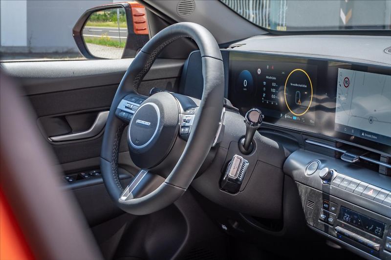 Hyundai Kona (2026) EV 64,8 CZECH EDITION BLACK - fotka 11 z 16