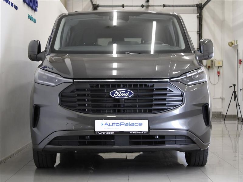 Ford Tourneo Custom 2,0 EB 110kW Limited 8-míst ČR - fotka 4 z 20