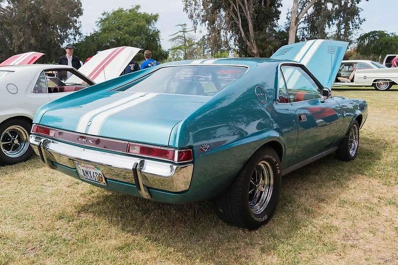 AMC AMX byl dvoumístný „muscle car“ vyráběný společností American Motors Corporation v letech 1968 až 1970.