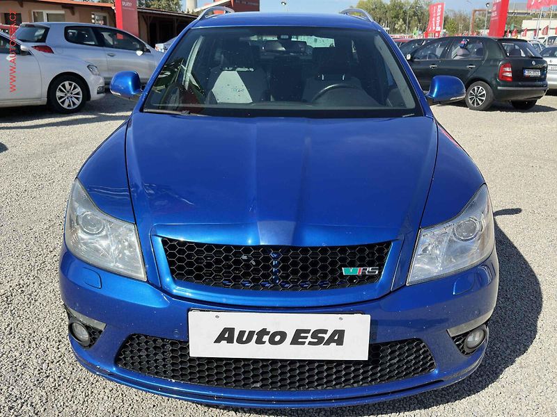 Škoda Octavia (2010) 2.0TDi, DSG, xenon - fotka 2 z 17
