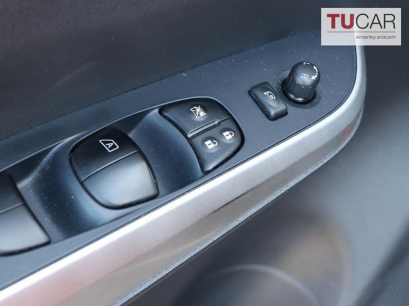 Nissan Navara (2019) 2.2 DIesel Automat  - fotka 36 z 38