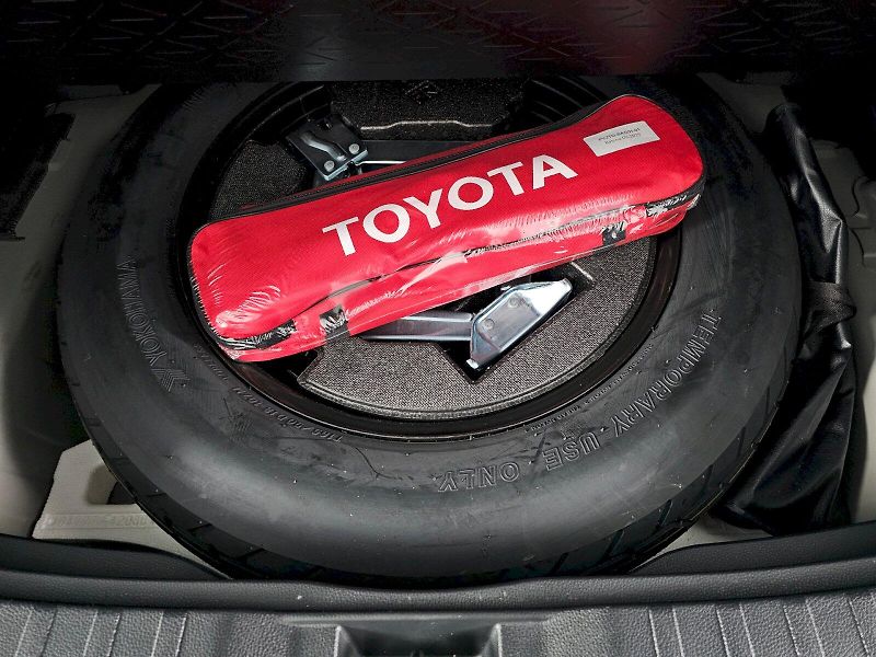 Toyota RAV4 (2025) 2.5HEV 222k 4X4 SELECTION - fotka 29 z 31