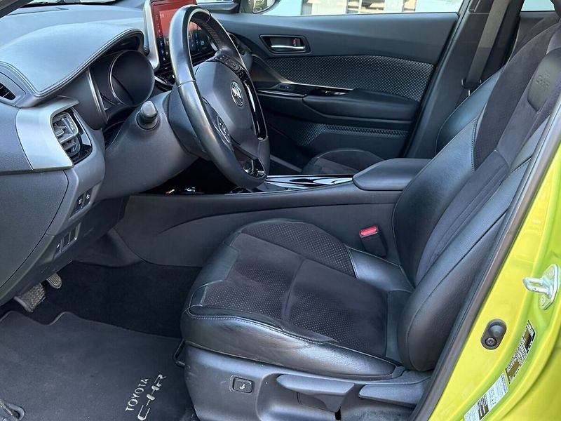 Toyota C-HR 1.8 Hybrid Premium - fotka 7 z 20