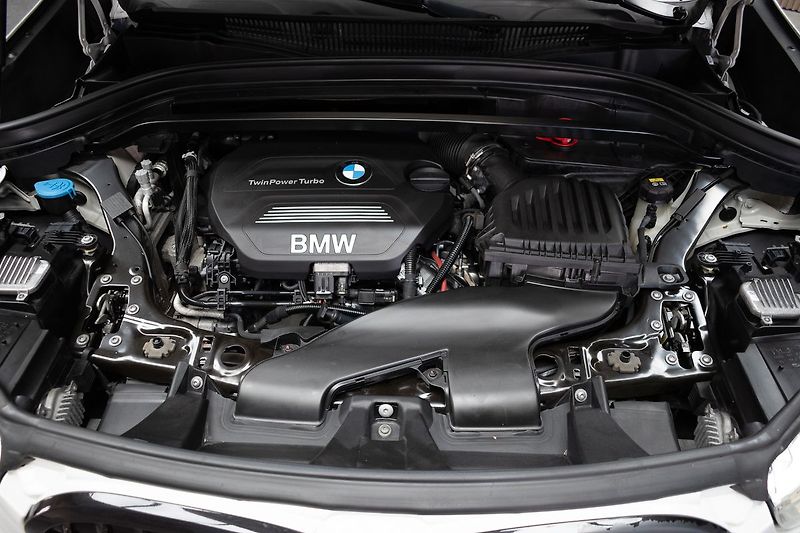 BMW X1 xDrive20d 140kW*SPORT LINE*ČR* - fotka 40 z 45