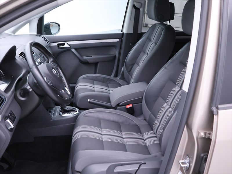 Volkswagen Touran 1,4 TSI 103kW DSG Match 1.Maj. - fotka 12 z 30
