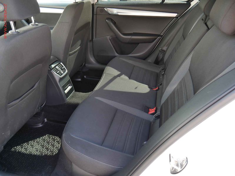 Škoda Octavia (2018) 1.6TDi, ČR, Ambition, LED - fotka 10 z 17
