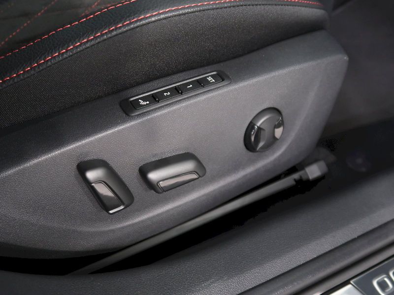 Škoda Octavia (2026) RS 2.0TSI 195KW DSG CANTON - fotka 15 z 49