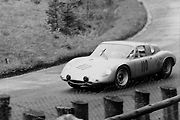 Dan Gurney se za volantem Porsche střídal s Jo Bonnierem při závodě 1000 km Nürburgringu v roce 1962.