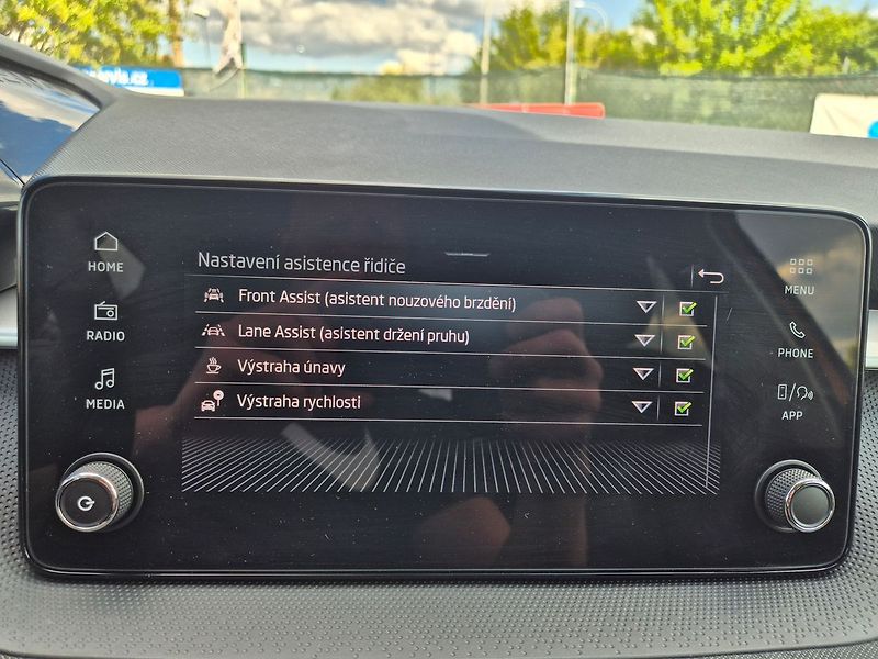 Škoda Fabia 1,0 TSI 85kW Top Selection, zá - fotka 22 z 27