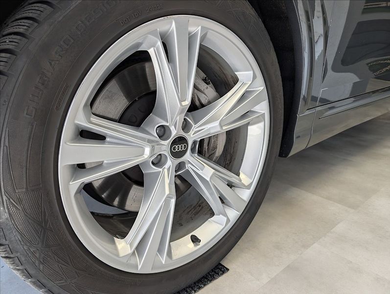 Audi Q8 E55 TFSI Quattro S-line - fotka 5 z 38