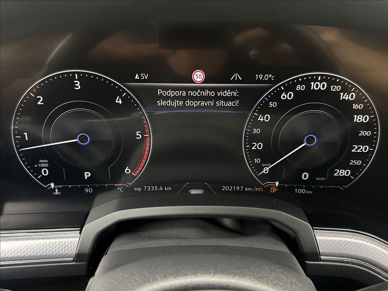 Volkswagen Touareg 3,0 R-LINE VZDUCH NV MATRIX ČR - fotka 14 z 48