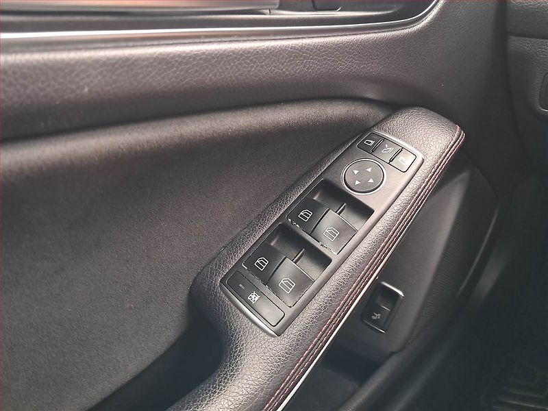 Mercedes-Benz GLA (2018) 250 4MATIC - fotka 17 z 17