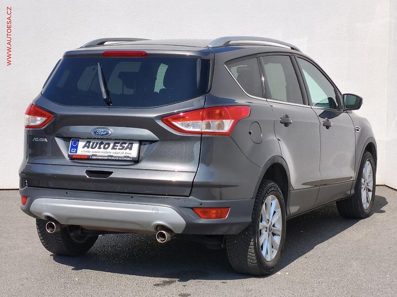 Ford Kuga (2015) 2.0 TDCi, Titanium - fotka 4 z 19