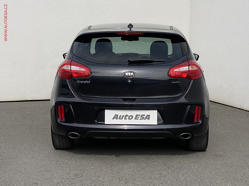 Kia Ceed (2016) 1.6 CRDi, GT Line - fotka 5 z 16