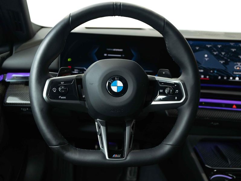 BMW Řada 5 540d xDrive Touring - fotka 13 z 22
