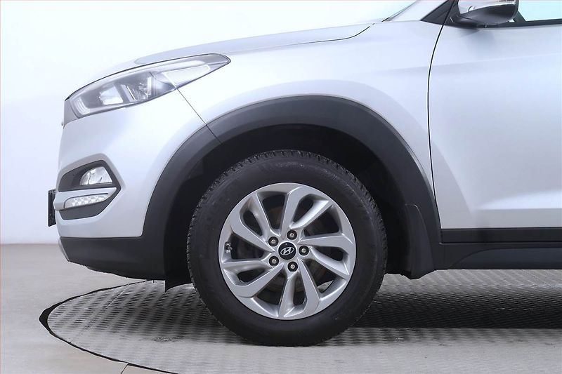 Hyundai Tucson (2015) 1.6 GDI, Serv.kniha, Tempomat - fotka 14 z 17
