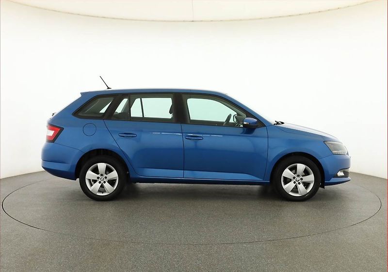 Škoda Fabia (2018) Style 1.0 TSI, Park. senzory - fotka 6 z 18
