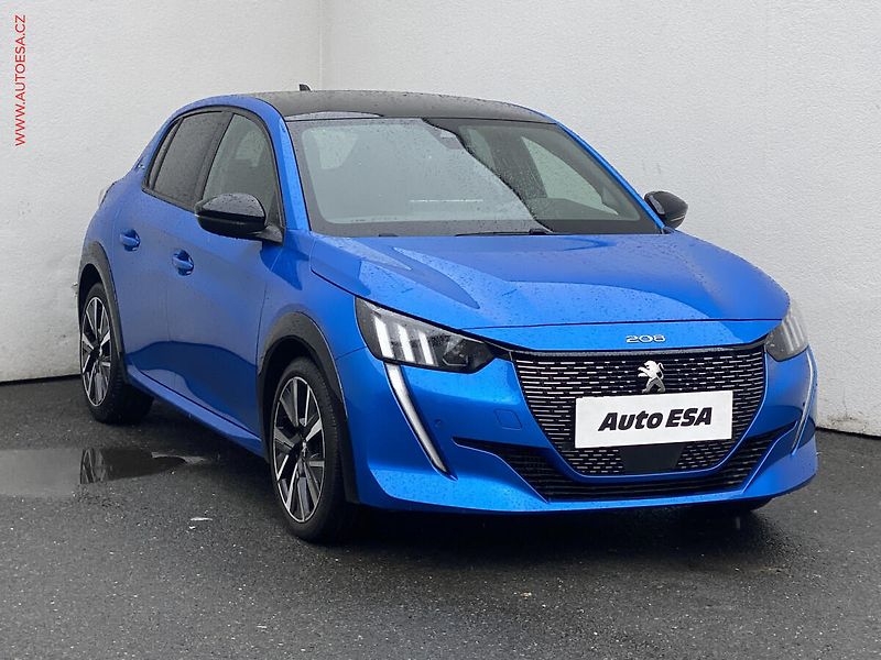 Peugeot 208 (2020) 1.2 PT, GT Line, navi, panor - fotka 1 z 17