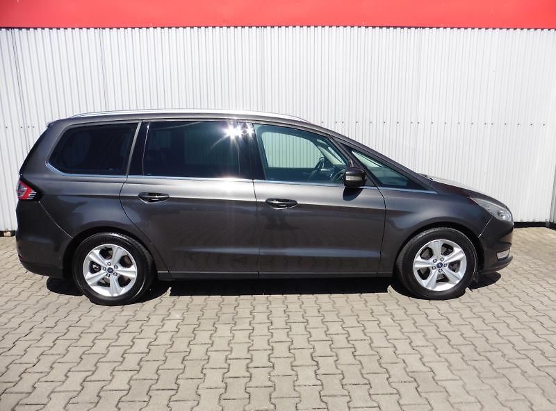 Ford Galaxy 2.0 TDCi Titanium Navi 7.míst - fotka 6 z 24