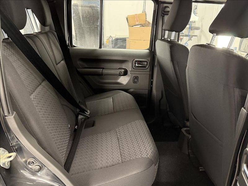 Suzuki Jimny 1,5 75 KW GLX REZERVACE!!! - fotka 12 z 25