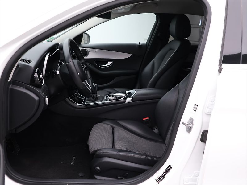 Mercedes-Benz Třídy C 1,6 C180 115 kW Full LED - fotka 10 z 32