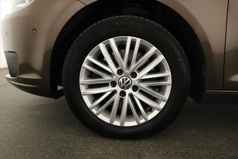 Volkswagen Touran (2015) 1.4 TSI, Serv.kniha, Navi - fotka 14 z 14