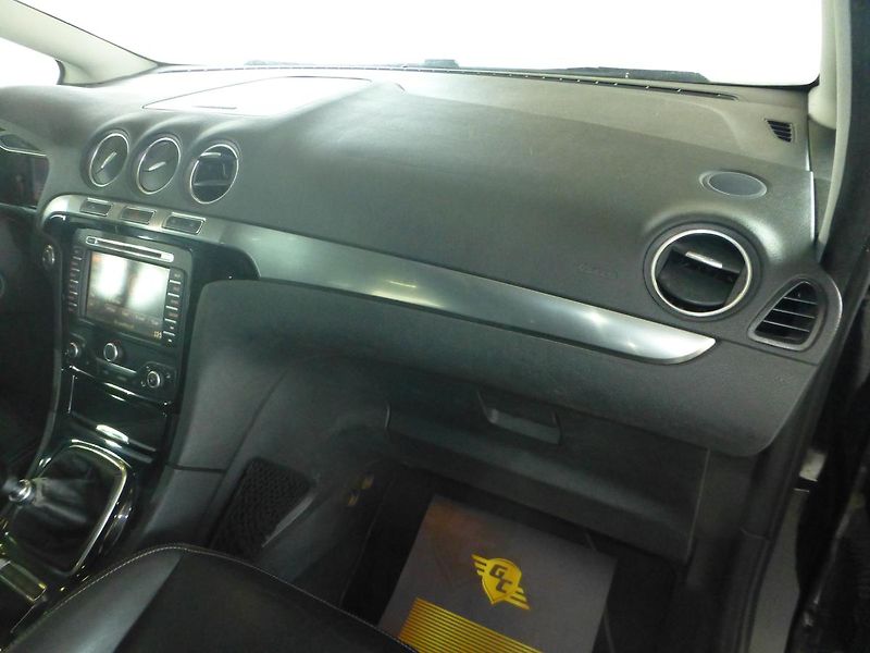Ford S-MAX (2011) 2,2TDCI-147KW*VYHŘ.SEDADLA - fotka 19 z 25