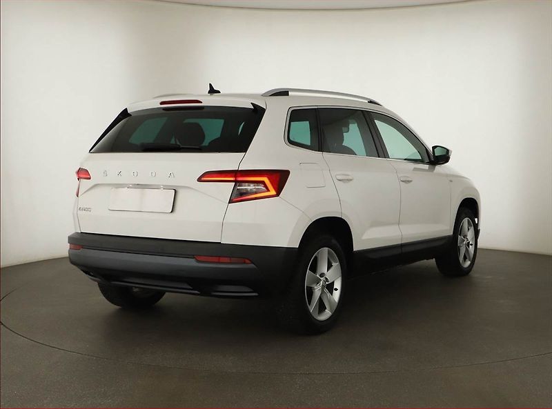 Škoda Karoq (2019) Style 1.6 TDI, Automat, Navi - fotka 5 z 16