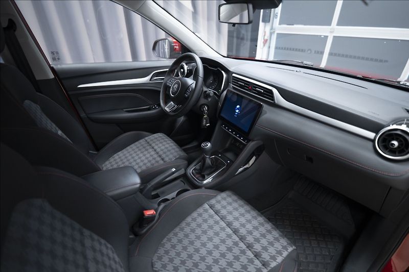MG ZS 1,5 ESSENTIAL PLUS ZÁRUKA 2031 - fotka 7 z 41