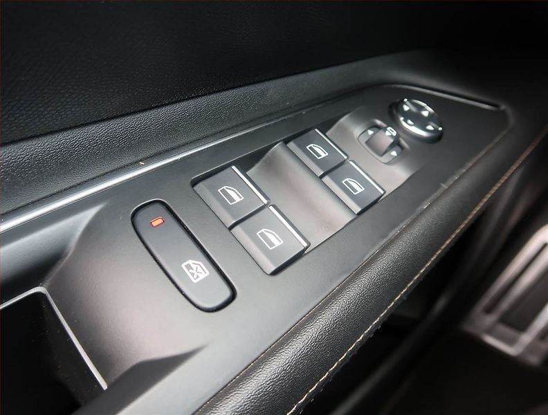Peugeot 3008 (2021) GT Pack e-Hybrid 300 - fotka 18 z 23