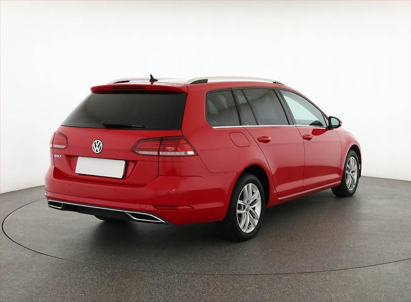 Volkswagen Golf (2019) 1.6 TDI, Automat, Tempomat - fotka 5 z 19