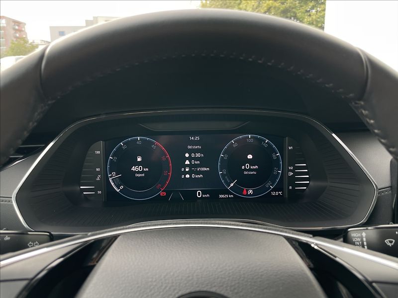 Škoda Octavia 2,0 TDI Combi Ambition Plus - fotka 9 z 24