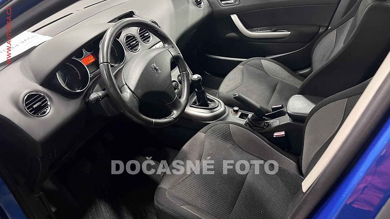 Peugeot 308 (2008) 1.6 VTi, ČR, AC, park.asist - fotka 3 z 3